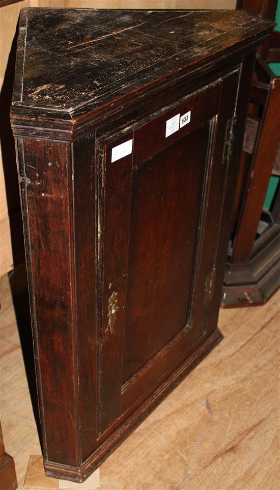 Georgian oak corner cupboard(-)